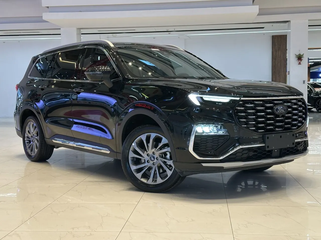 Ford 2023 Lingyu 2.0T EcoBoost 225 Zunling 7-seat (2/2/3) automatic gear 3