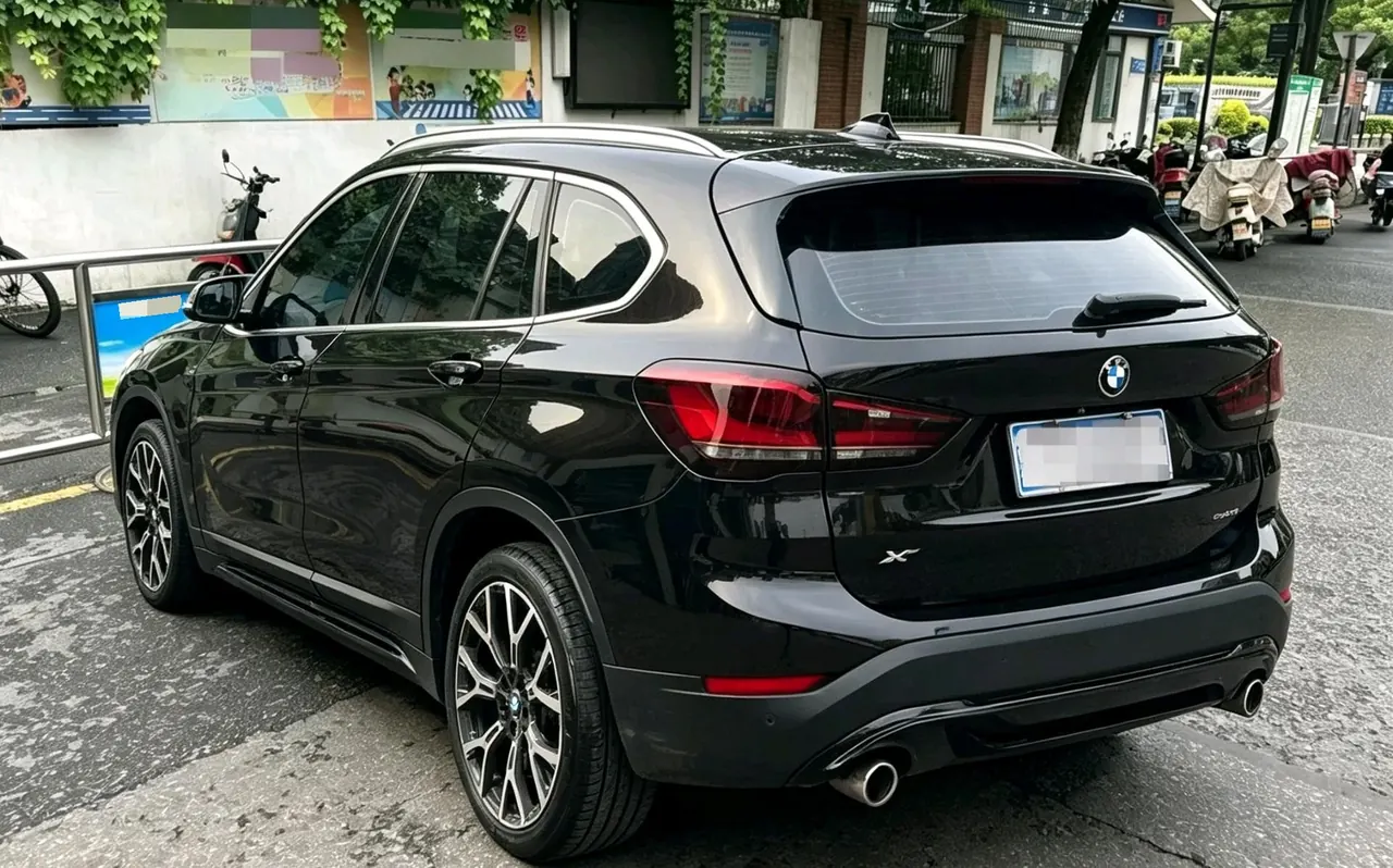 BMW 2020 X1 xDrive25Li 2.0T exclusive automatic gear 2