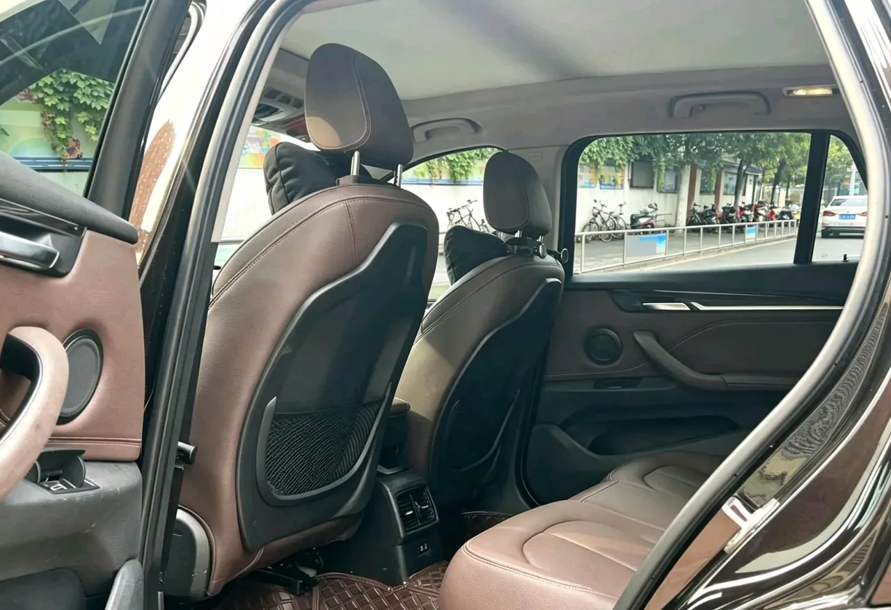BMW 2020 X1 xDrive25Li 2.0T exclusive automatic gear 6