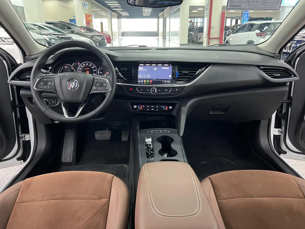 Buick 2020 Regal 1.5T 552T Luxury Automatic Gear 5