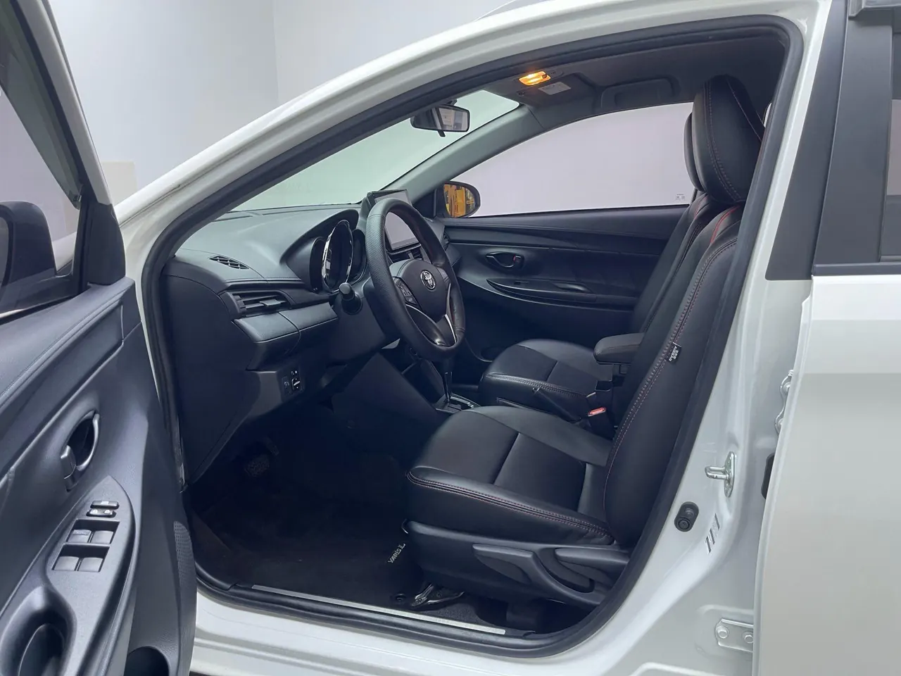 Toyota yaris 2022 YARiS L Zhixuan X 1.5 Stepless Leading PLUS Edition Automatic Gear 5