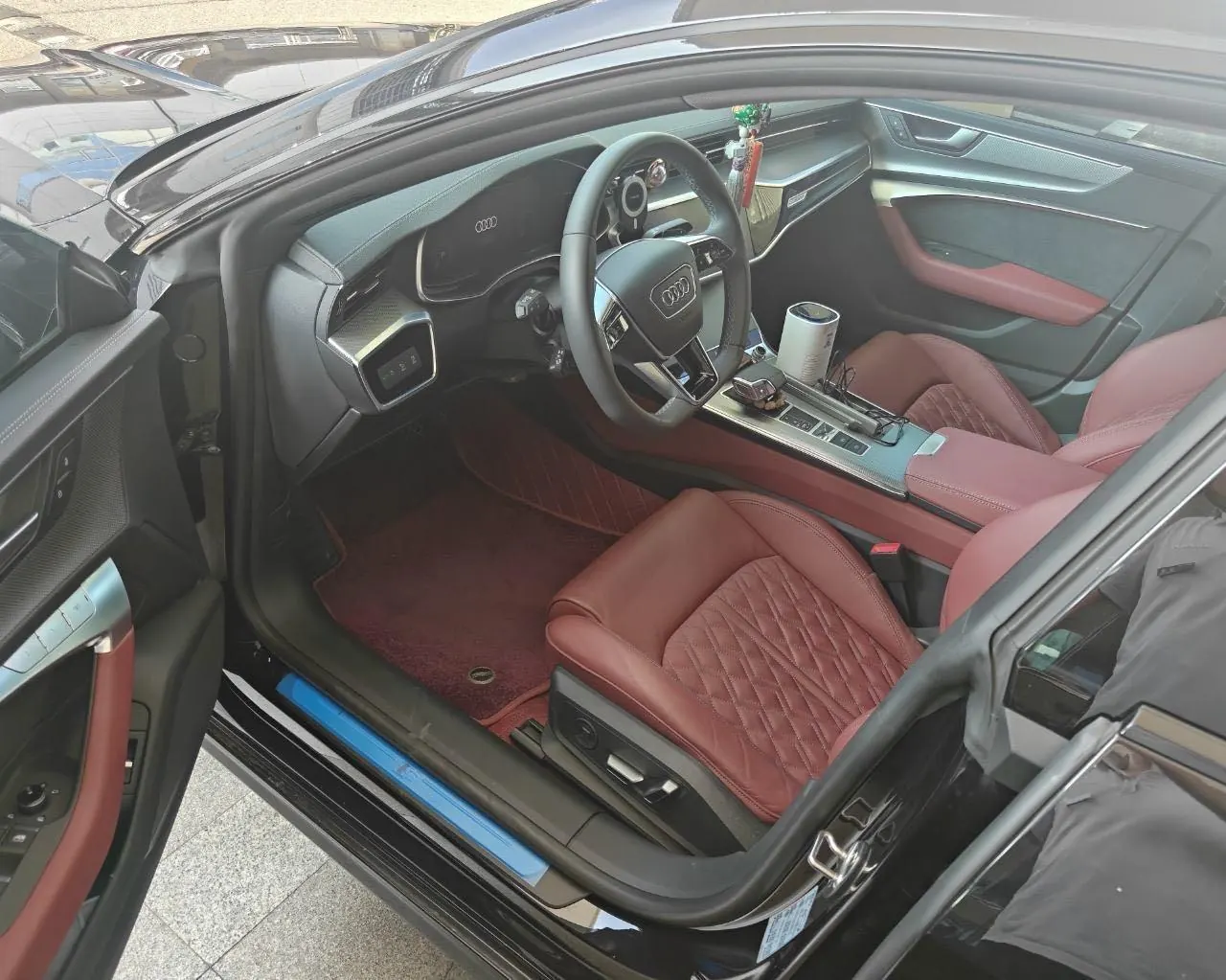 Audi 2024 A7L 2.0TFSI 45TFSI Quattro S-line Black Samurai Edition Automatic Gear 3