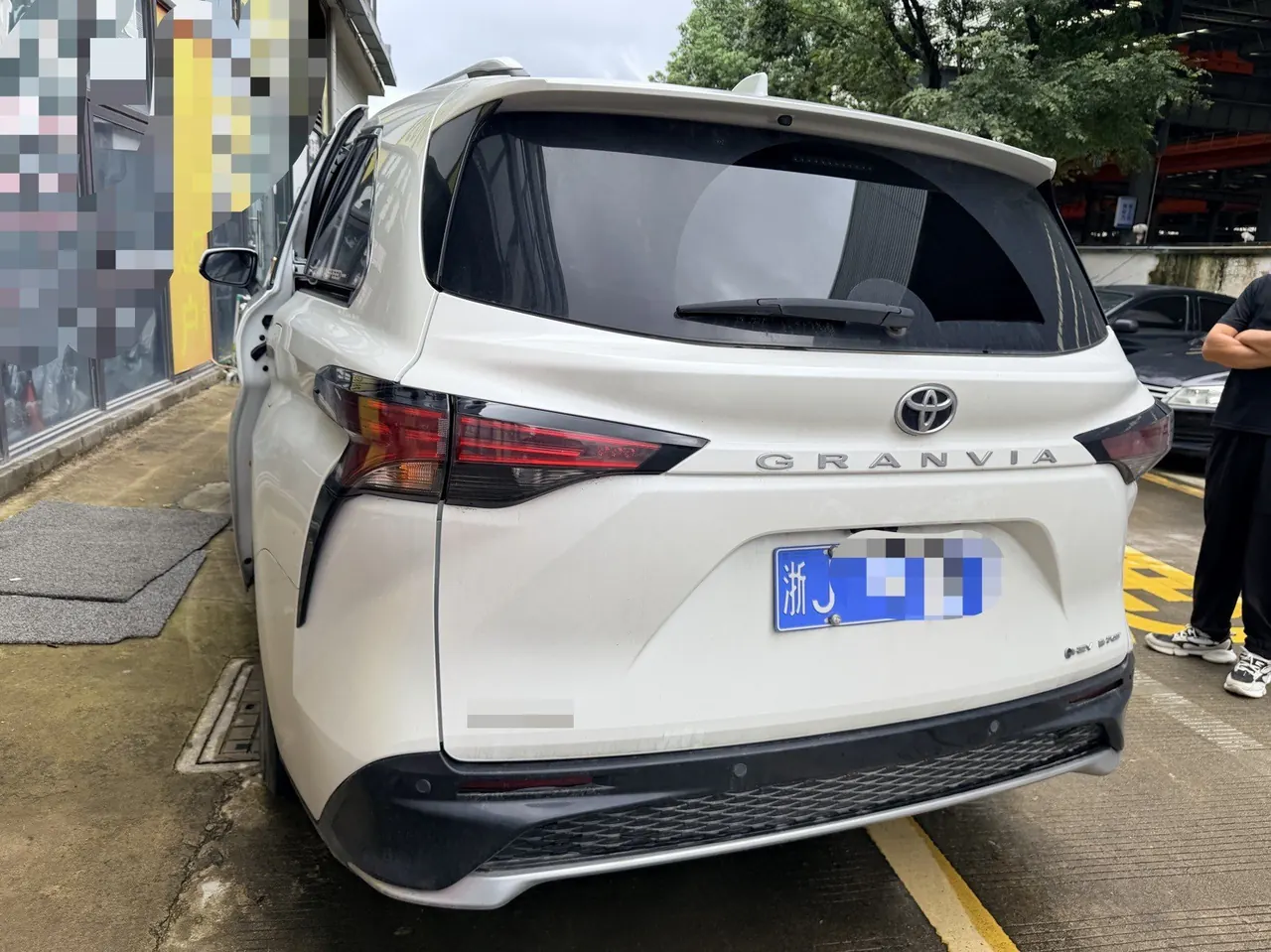 Toyota 2024 Grevia HYBRID 2.5 Stepless Premium PLUS 4WD Automatic Gear 6