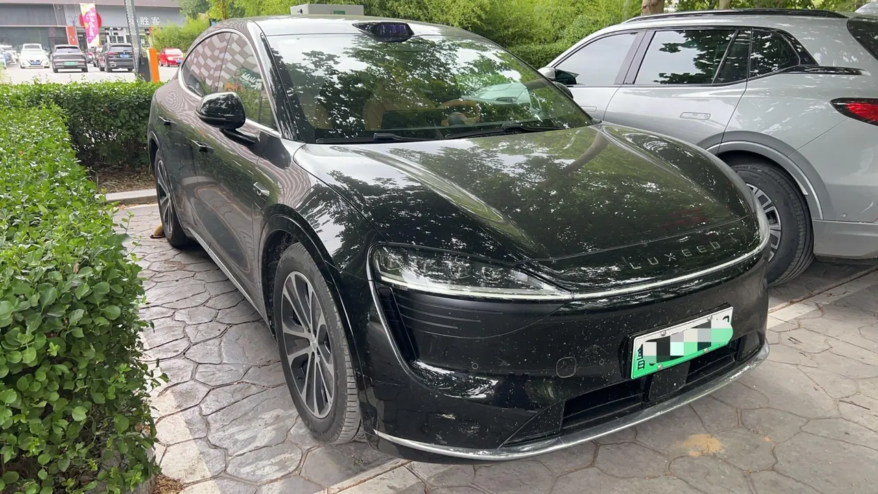 Intellectual 2024 R 7 736km UItra automatic gear 3