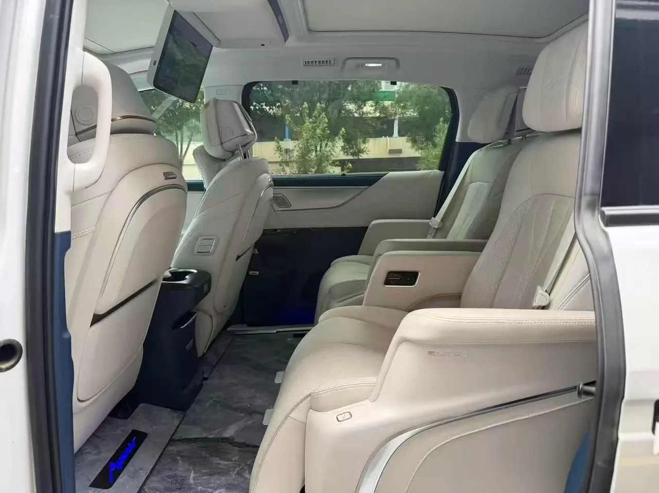 Buick 2024 GL8 Lu Zun PHEV 1.5T Luxury Edition 7-seat Automatic Gear 3