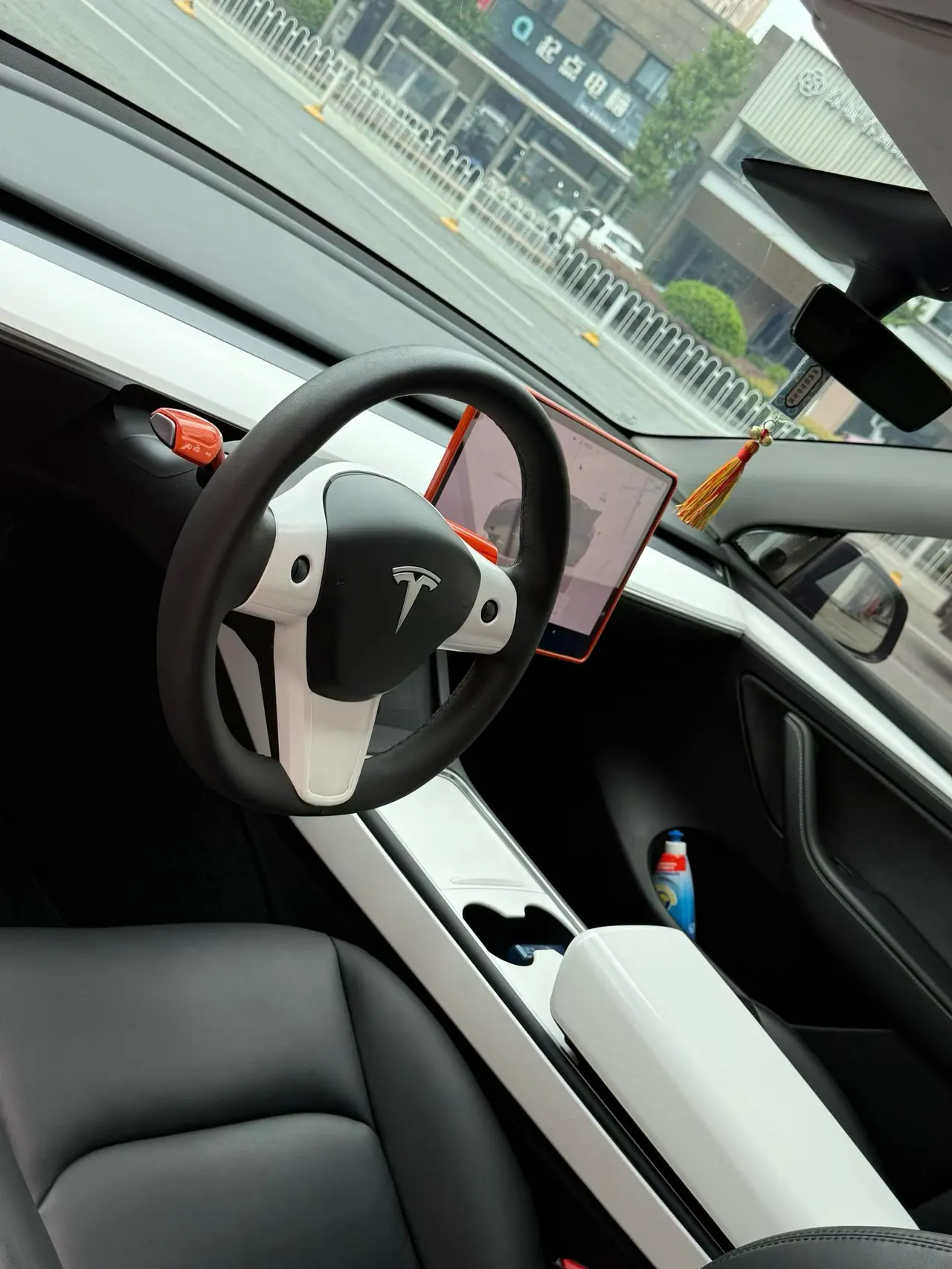 Tesla 2022 Model Y rear-wheel drive version (facelift) automatic gear 2
