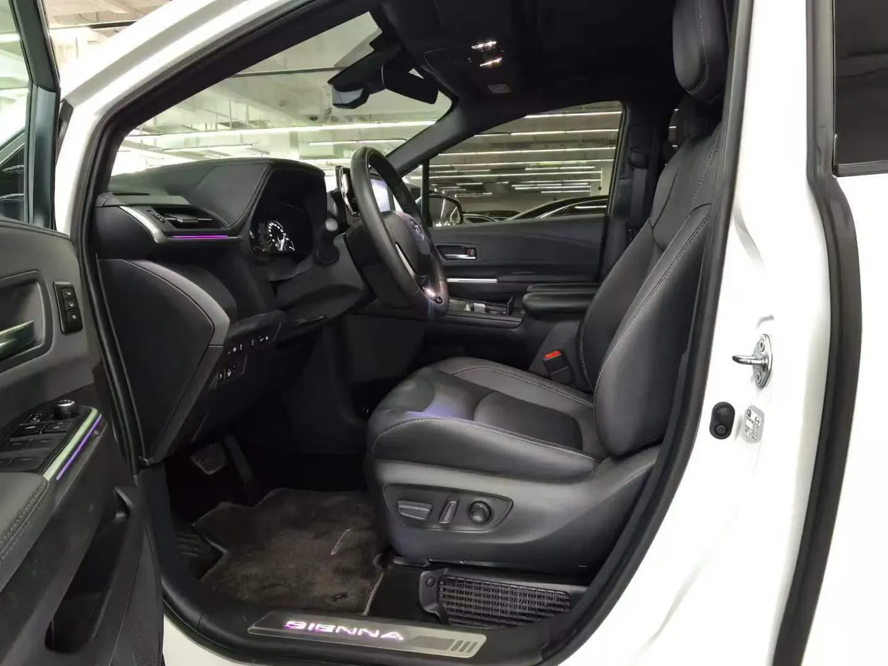 Toyota 2024 Sai 2.5 Stepless Premium Edition Automatic Gear 5