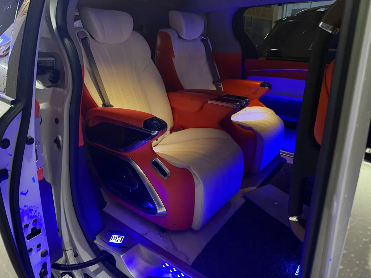 Toyota 2024 Sana 2.5 Stepless Deluxe Edition Automatic Gear 4