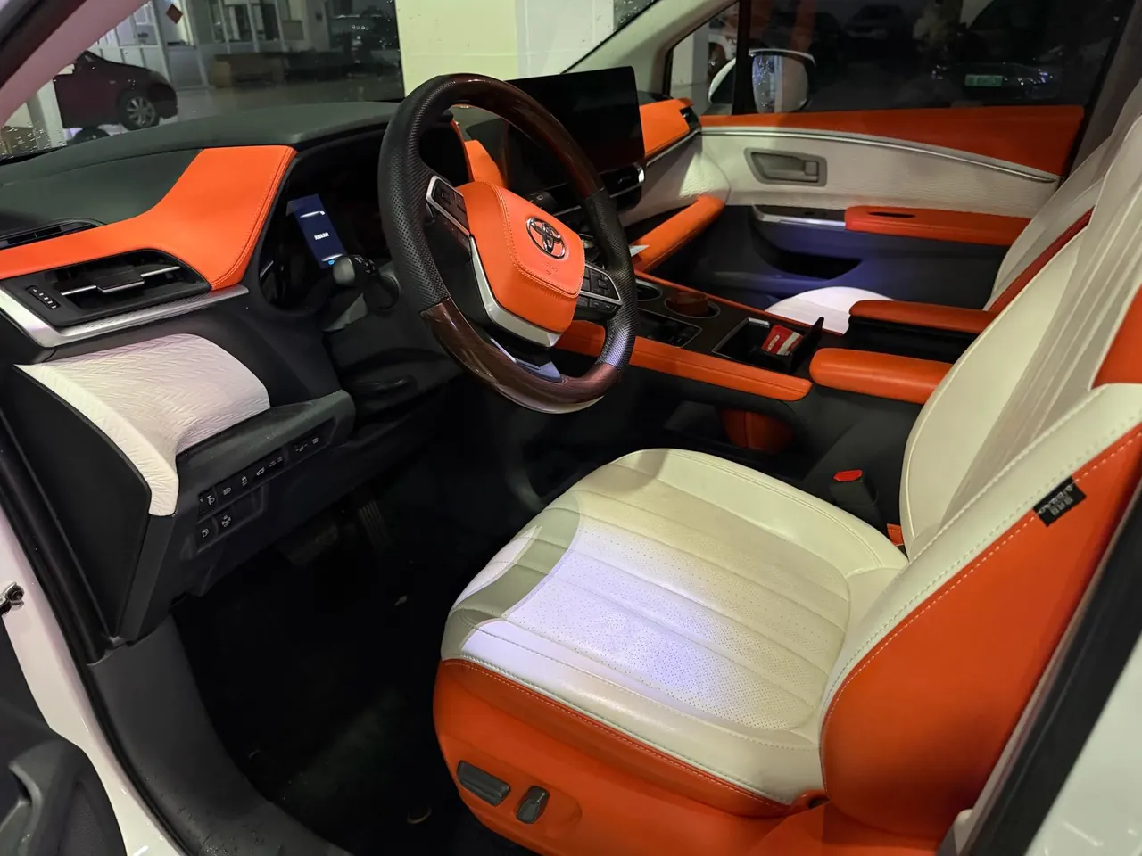 Toyota 2024 Sana 2.5 Stepless Deluxe Edition Automatic Gear 5
