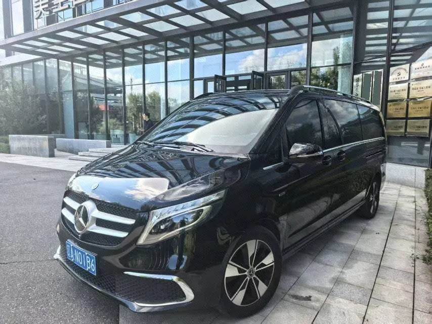 Mercedes Benz V 2020V 260 L 2.0T Deluxe Edition Automatic Gear - View 1