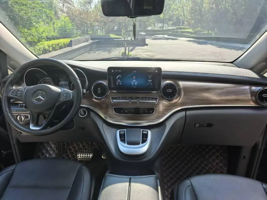 Mercedes Benz V 2020V 260 L 2.0T Deluxe Edition Automatic Gear 7