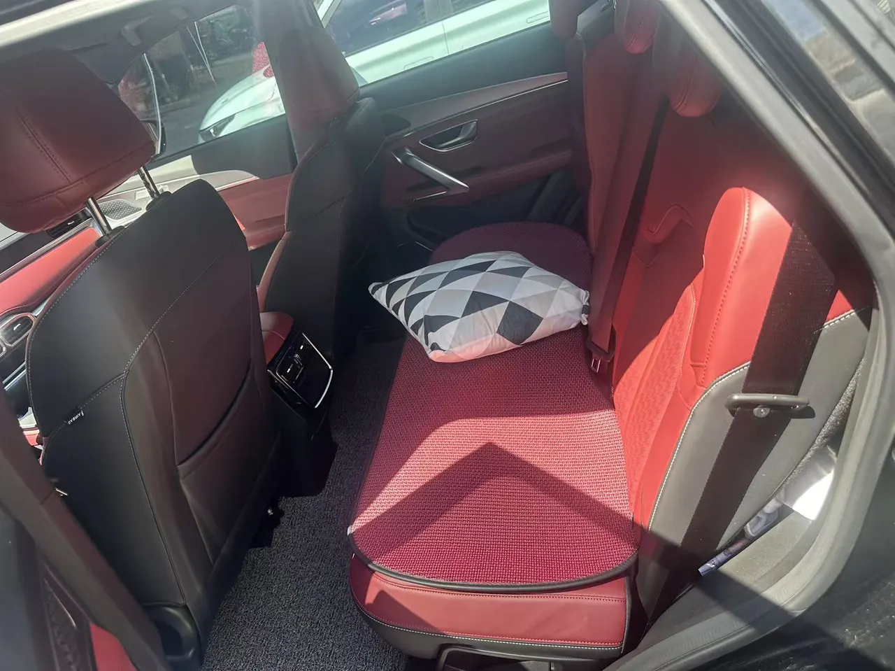 Jetour 2025 X70 PLUS 1.5T Champion Edition PRO 5-seater automatic transmission 7