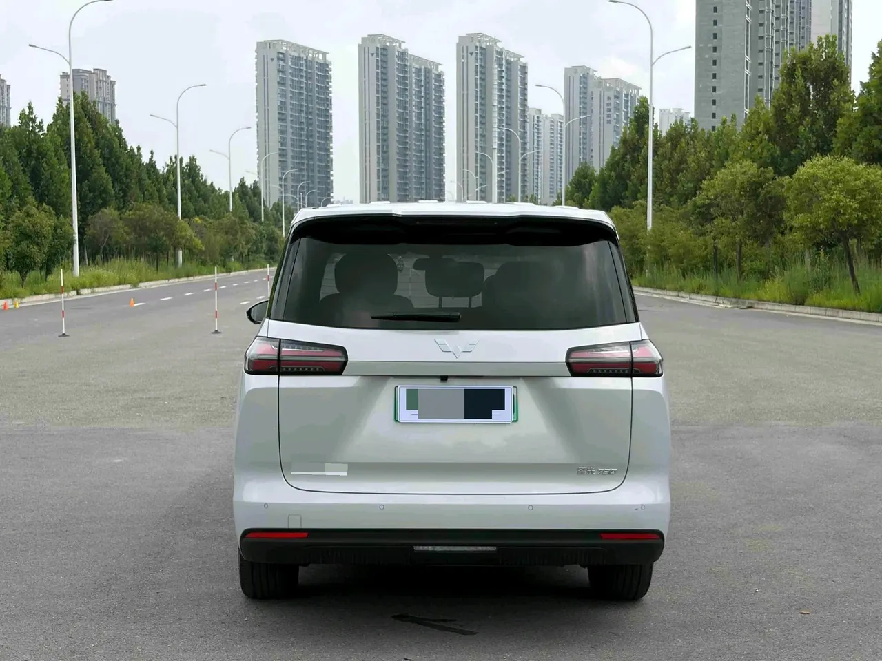 WuLing 2025 Starlight 730 1.5 Stepless 125km Luxury Automatic Transmission 8