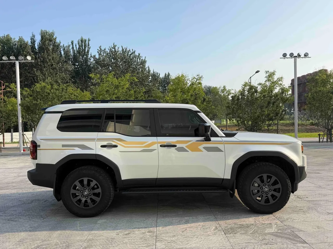 Toyota 2024 Prado HEV 2.4T Wild WX Edition 6-seat Automatic Gear 4