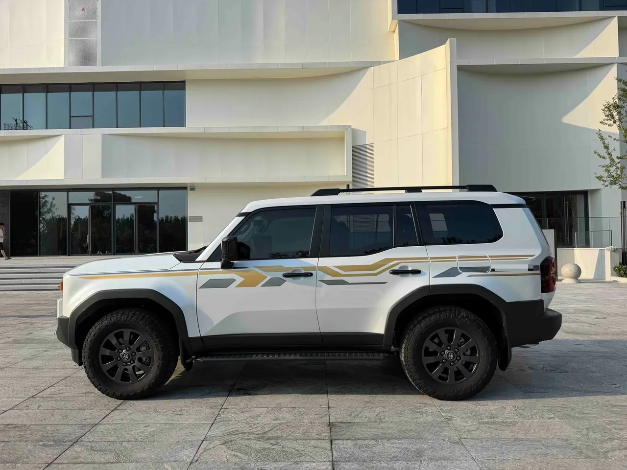 Toyota 2024 Prado HEV 2.4T Wild WX Edition 6-seat Automatic Gear 8