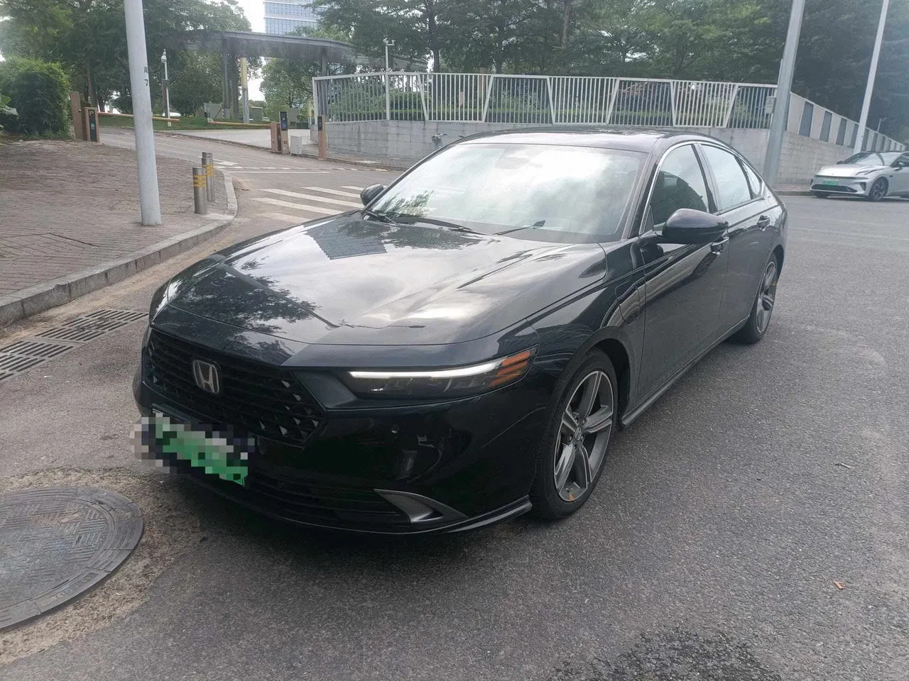 Honda Accord New Energy 2025 11th Generation Accord e:PHEV 2.0 Stepless Premium Edition Automatic Gear - View 1