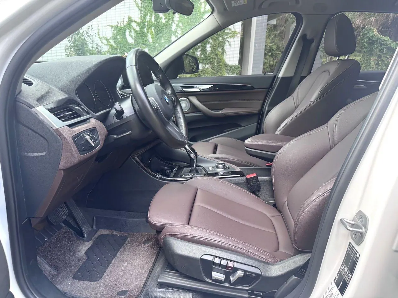BMW 2022 X1 sDrive20Li 1.5T fashion automatic gear 3