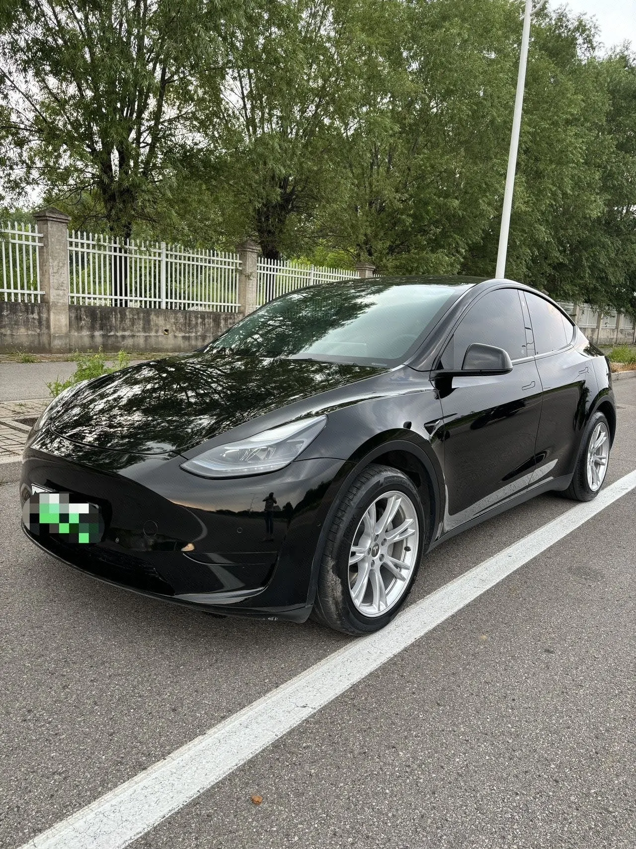 Open image lightbox: Tesla 2022 Model Y rear-wheel drive version automatic transmission