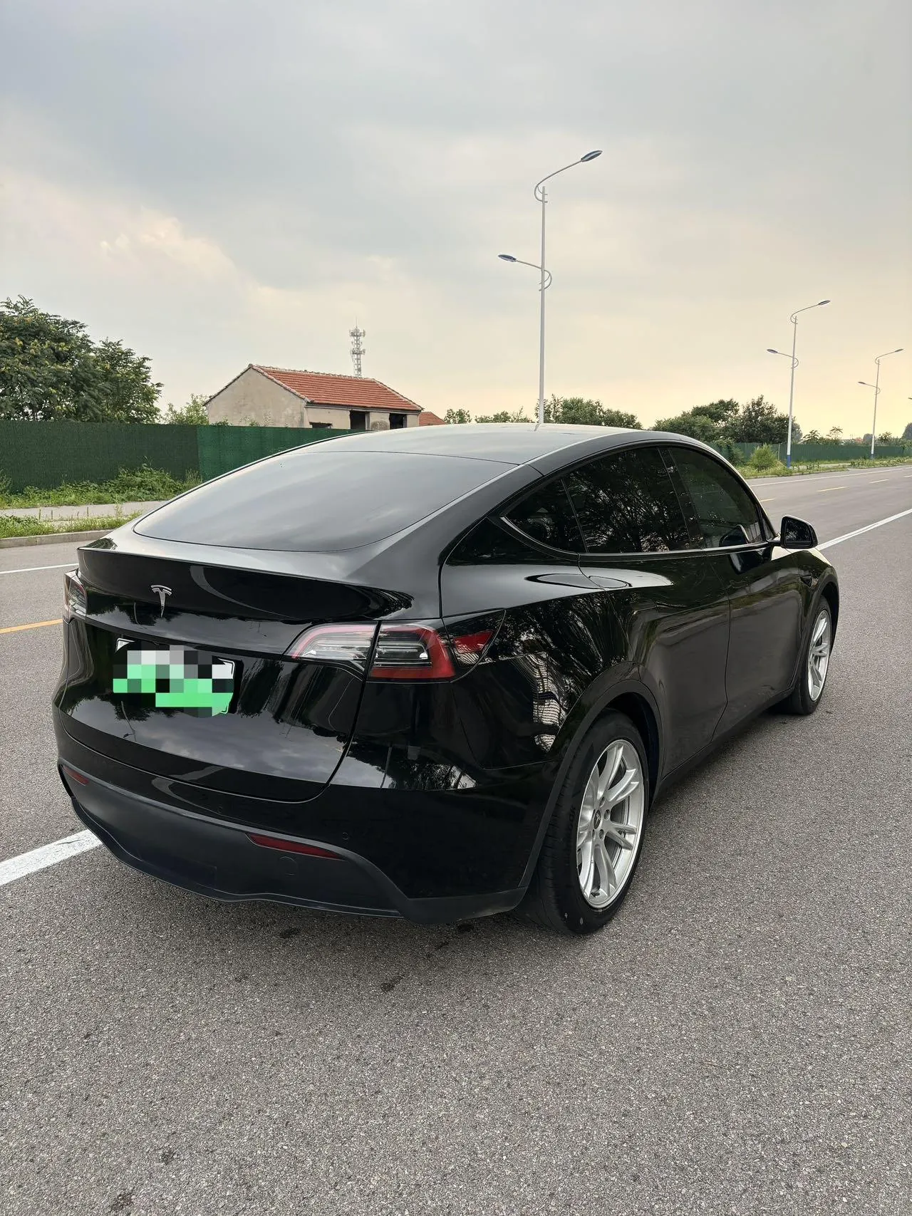 Tesla 2022 Model Y rear-wheel drive version automatic transmission 3