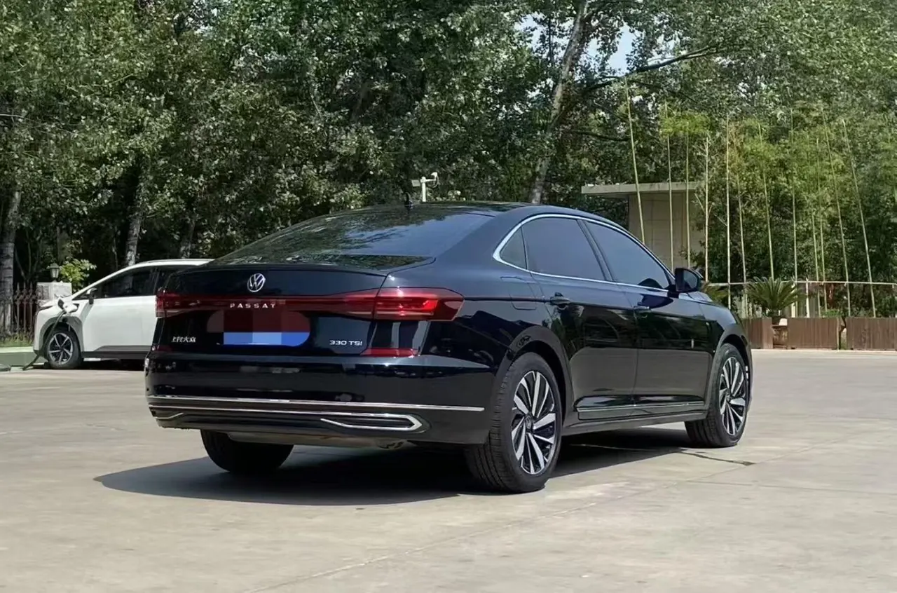 Volkswagen 2024 Passat 2.0TSI 330TSI Elite Edition Automatic 3