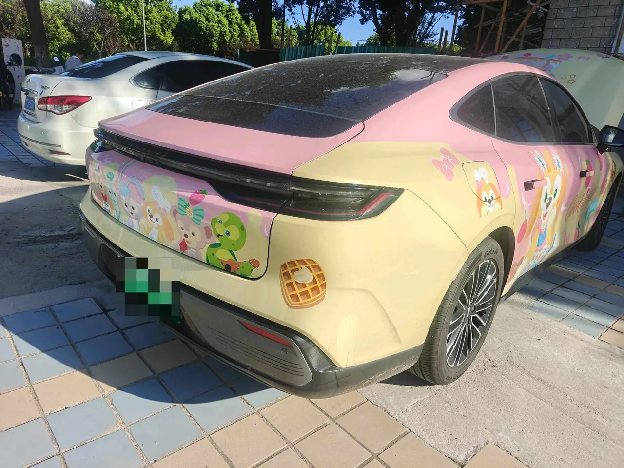 Geely Galaxy 2025 Xingyao 8 EM-i 1.5 130km Premium Edition Automatic Gear 5