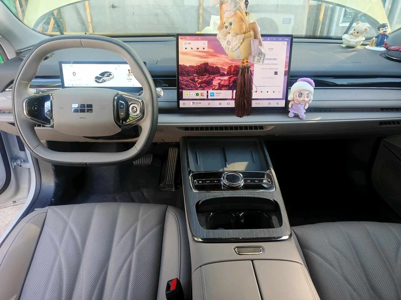 Geely Galaxy 2025 Xingyao 8 EM-i 1.5 130km Premium Edition Automatic Gear 7