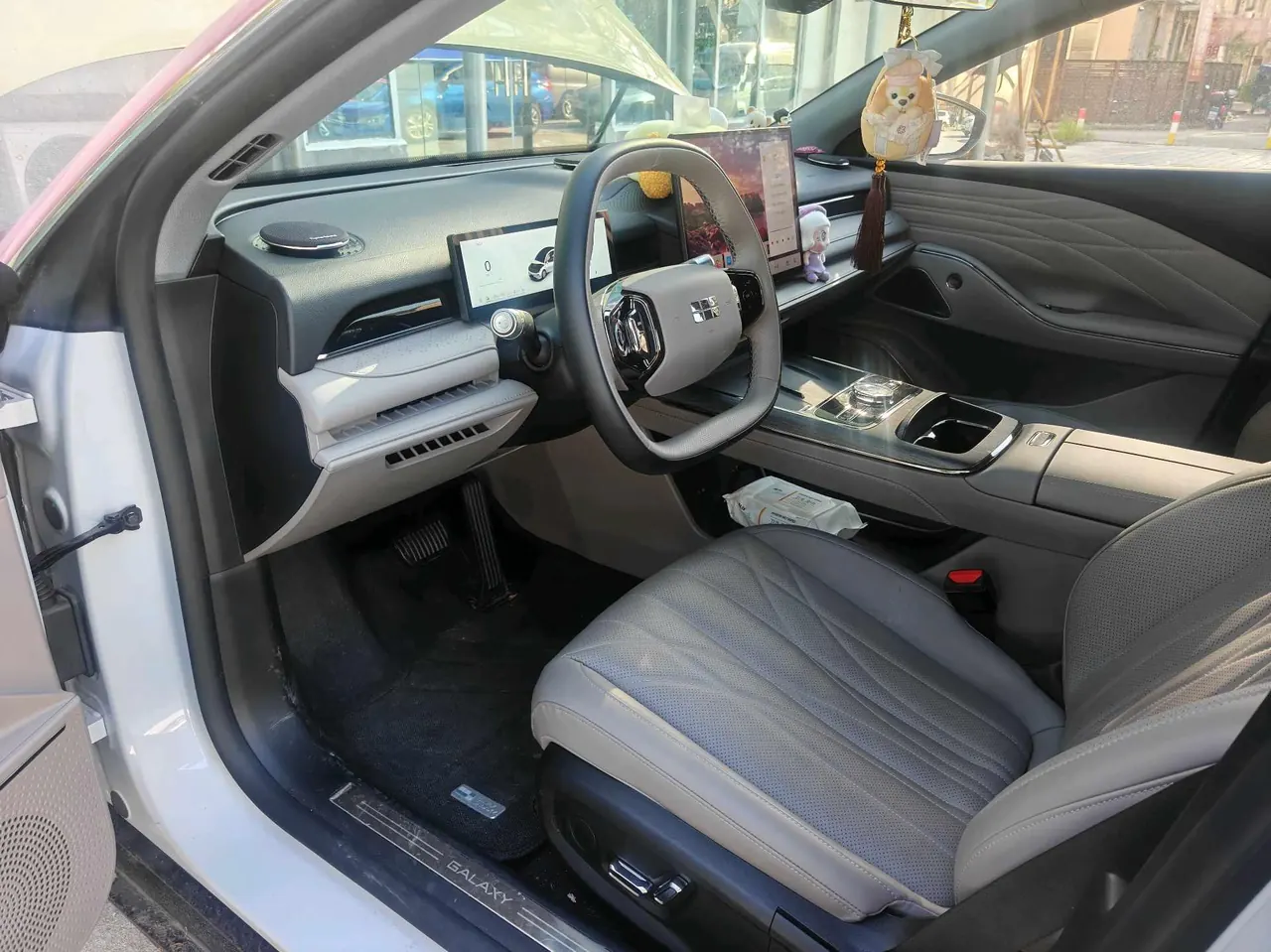 Geely Galaxy 2025 Xingyao 8 EM-i 1.5 130km Premium Edition Automatic Gear 8