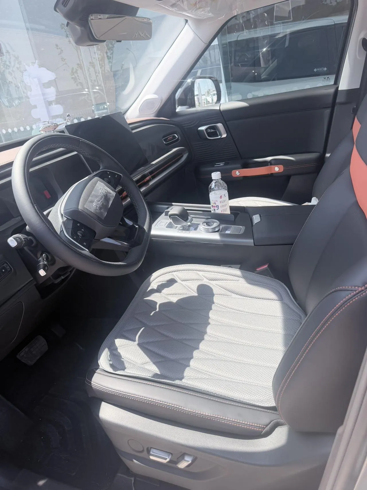 Beijing 2026 BJ30 1.5T Traveler Two-Drive Standard Automatic Gear 3