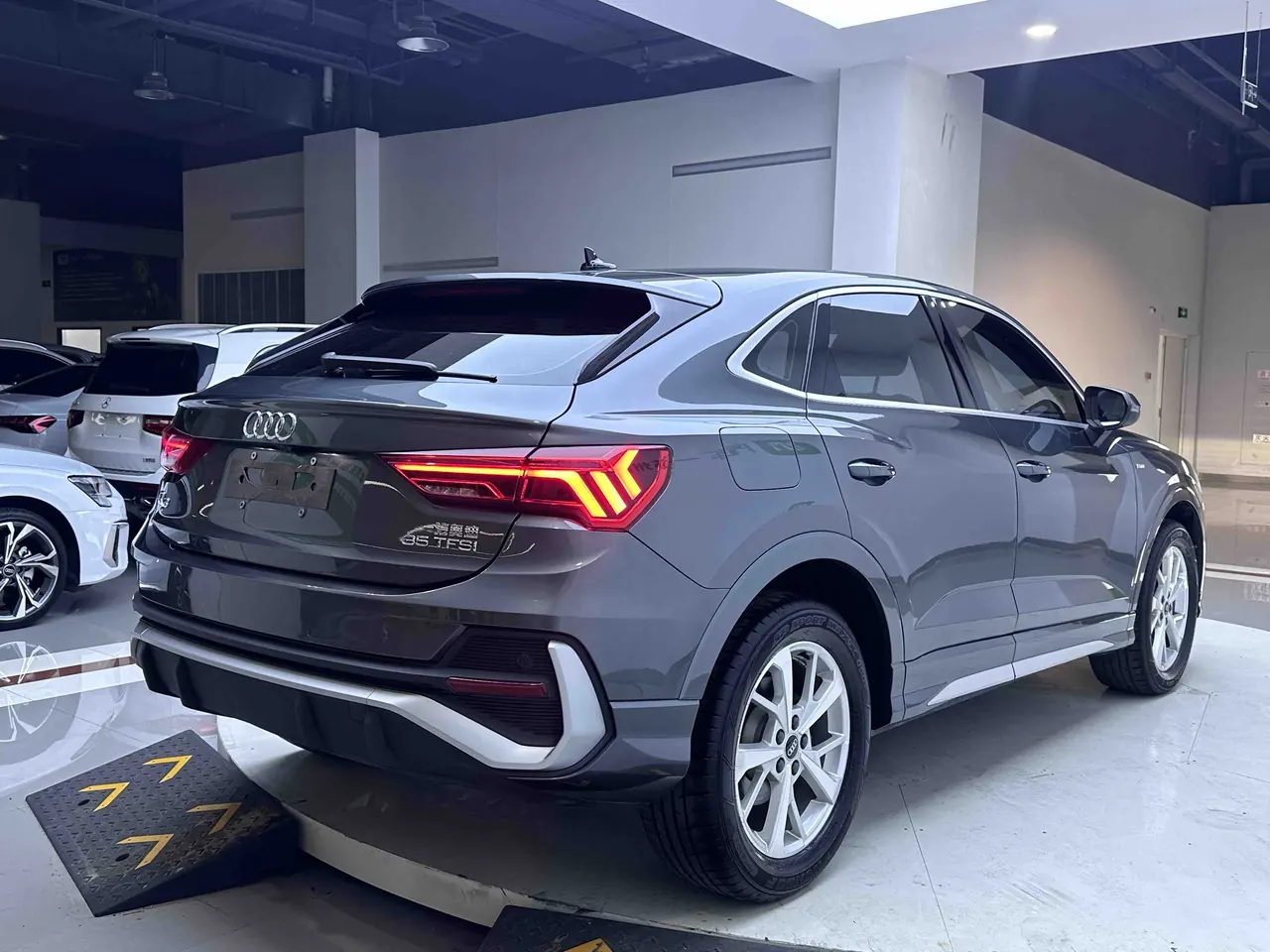 Audi 2020 Q3 Sportback 1.4TFSI 35TFSI aggressive automatic gear 10