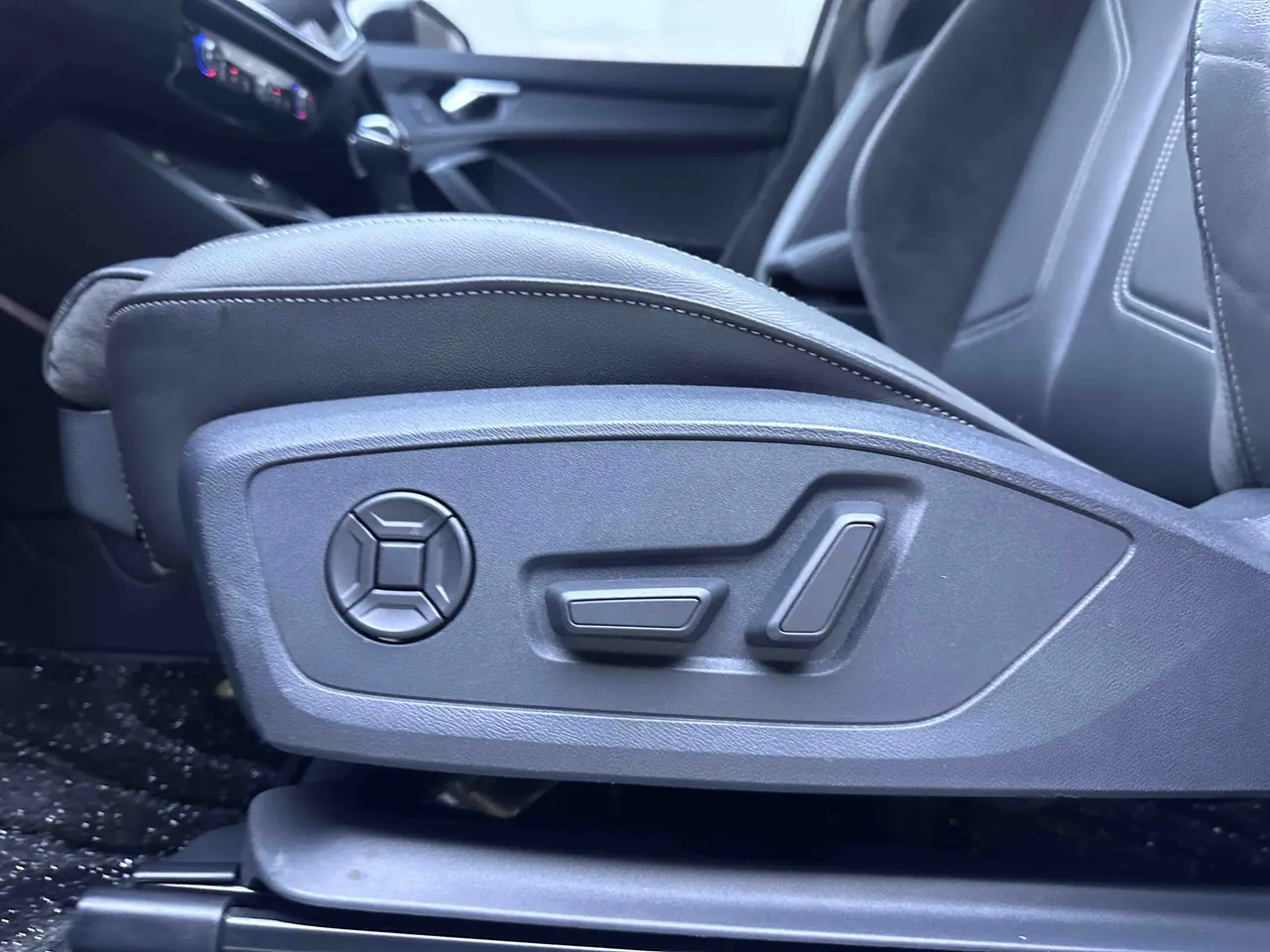 Audi 2020 Q3 Sportback 1.4TFSI 35TFSI aggressive automatic gear 6