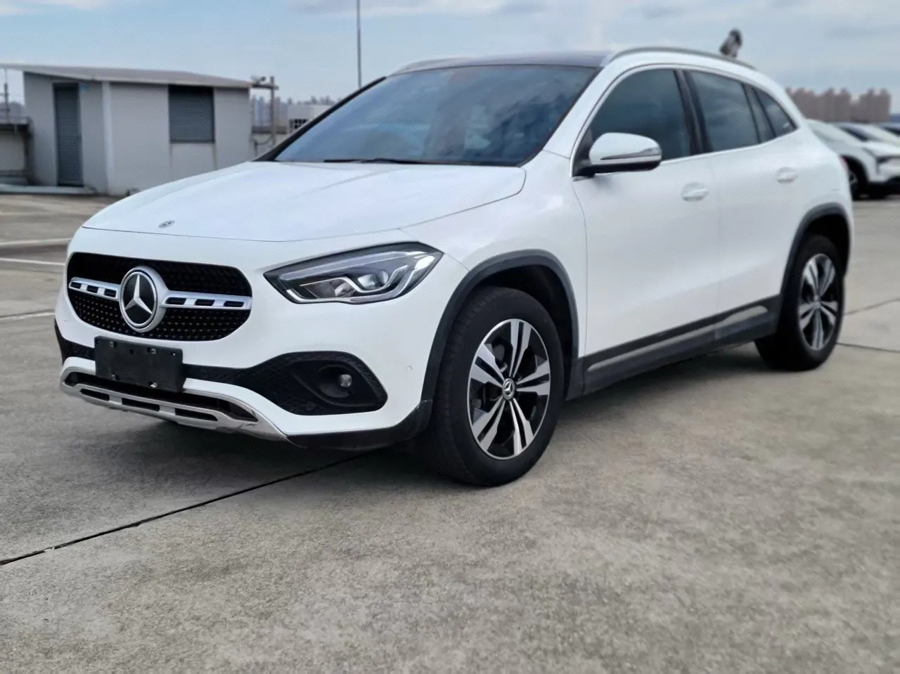 Mercedes Benz 2020 GLA 200 1.3T automatic gear - View 1