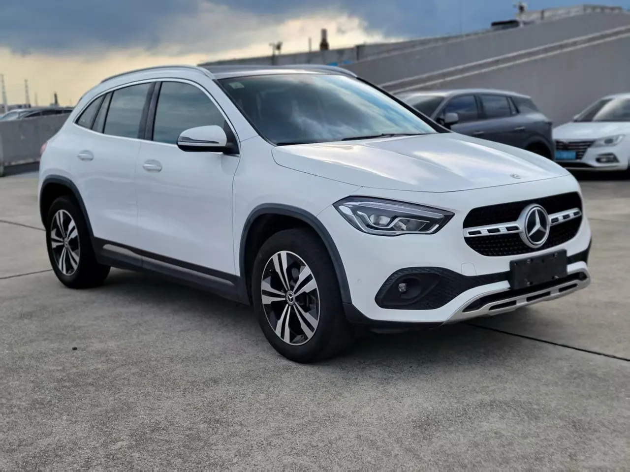 Mercedes Benz 2020 GLA 200 1.3T automatic gear 2