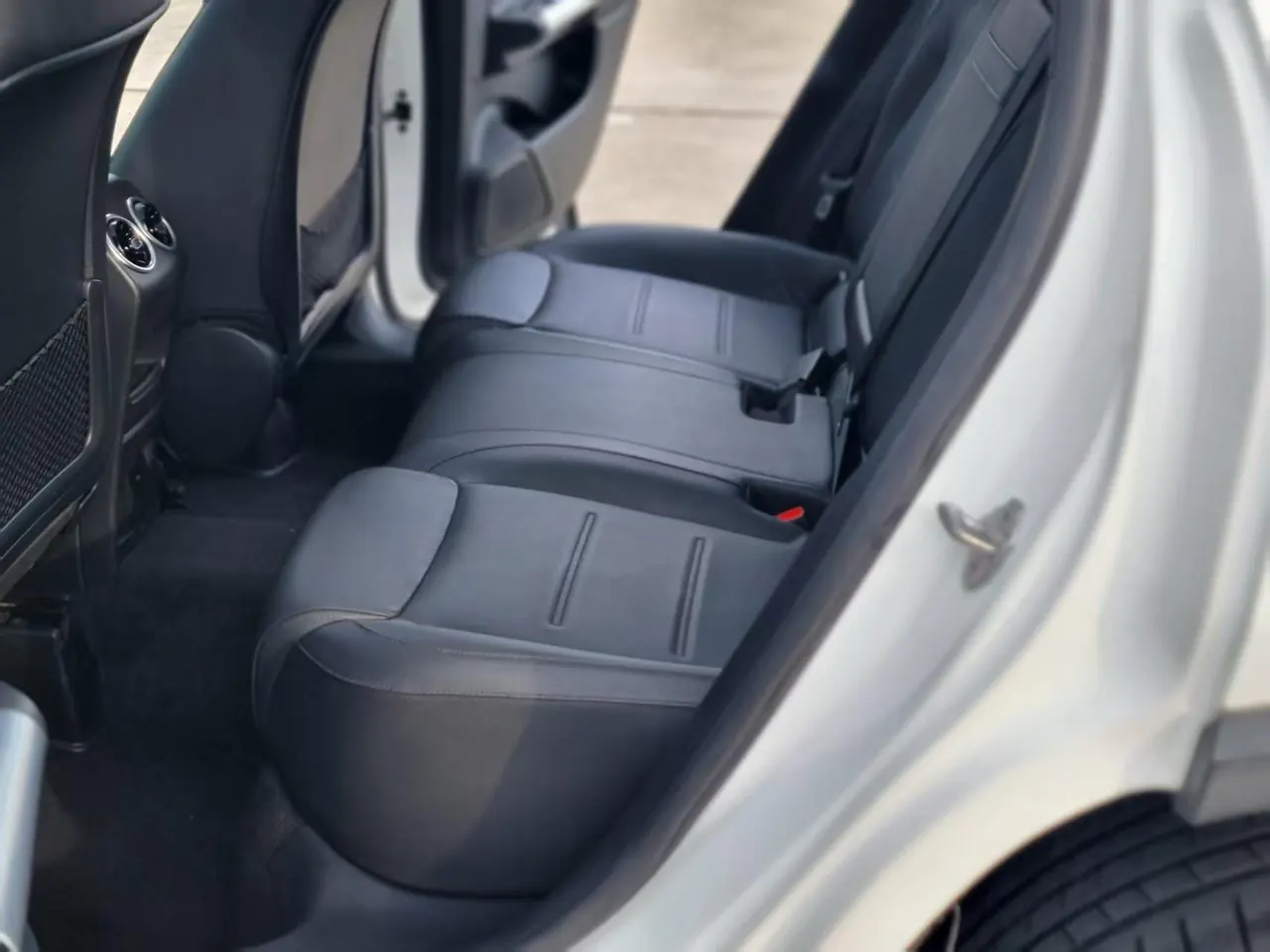 Mercedes Benz 2020 GLA 200 1.3T automatic gear 6