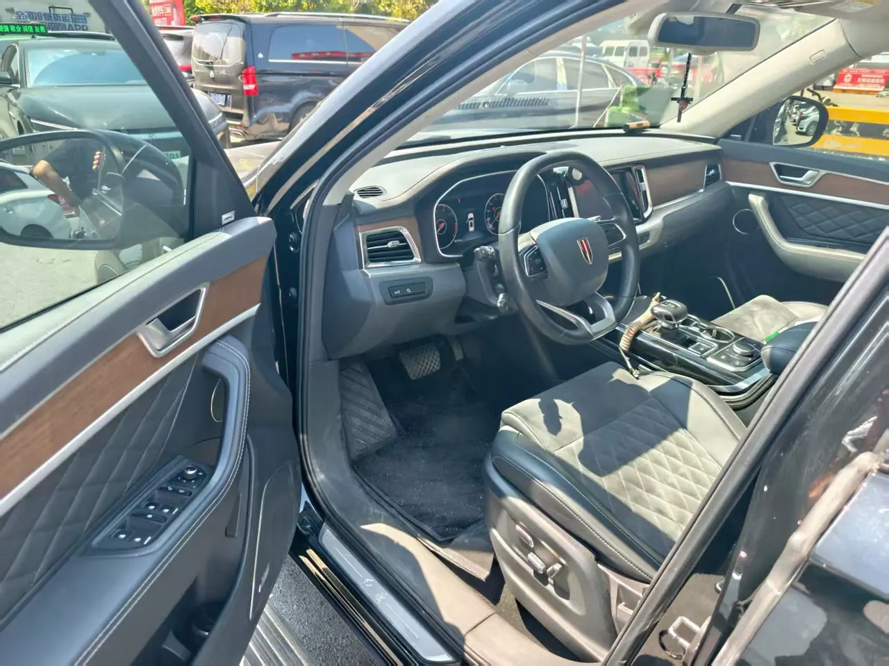 HongQi 2022 HS7 48V 2.0T Two-Drive Smart Union Flag Edition 5-seat Automatic Gear 2