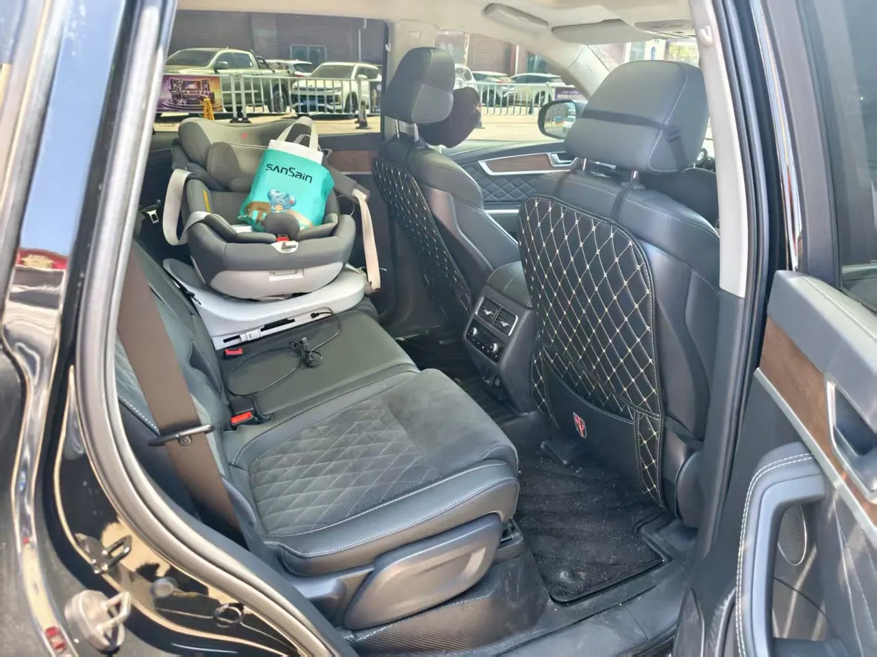 HongQi 2022 HS7 48V 2.0T Two-Drive Smart Union Flag Edition 5-seat Automatic Gear 3