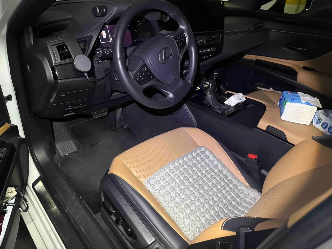 Lexus ES (Imported) 2022 ES200 2.0 Stepless Premium Edition Automatic Gear 3