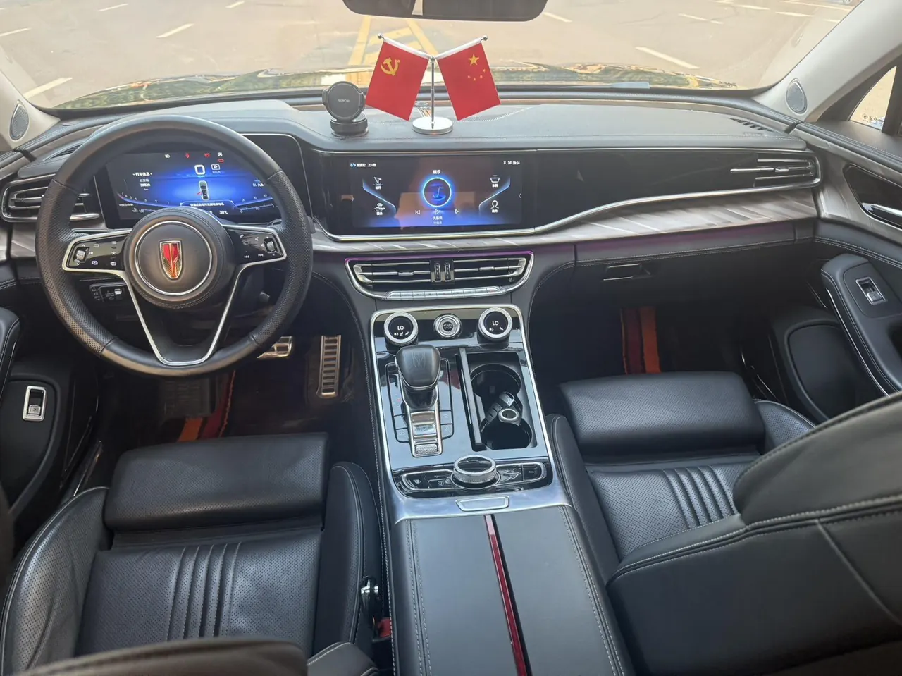 HongQi 2020 H9 48V 2.0T Zhilian Flag Edition Automatic Gear 4