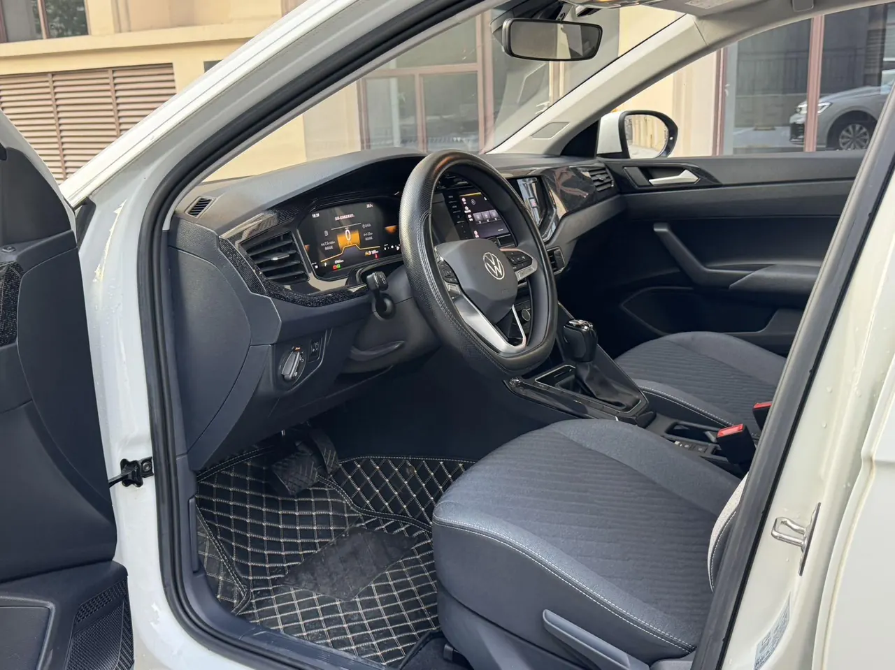 Volkswagen 2025 Lavida New Trend 1.5 Outstanding New Edition Automatic Transmission 4