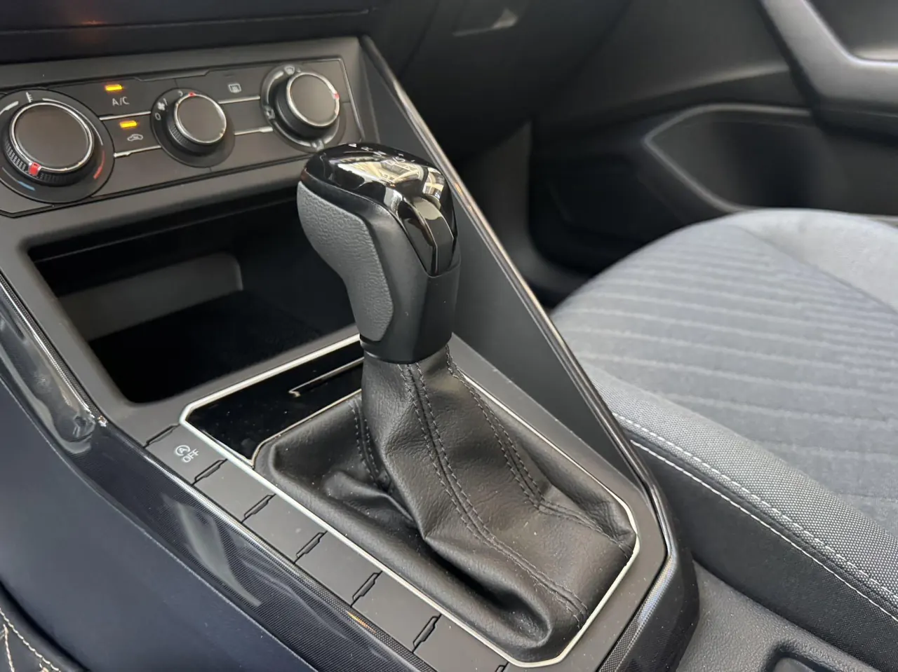 Volkswagen 2025 Lavida New Trend 1.5 Outstanding New Edition Automatic Transmission 9