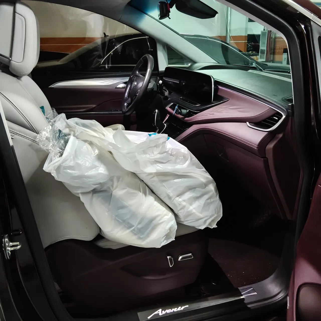 Buick 2022 GL8 Avenir 48V 2.0T Six-seat Hyun Edition Automatic Gear 3