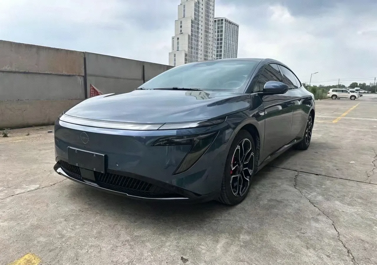 Nissan 2025 N 7 625 Pro automatic gear - View 1