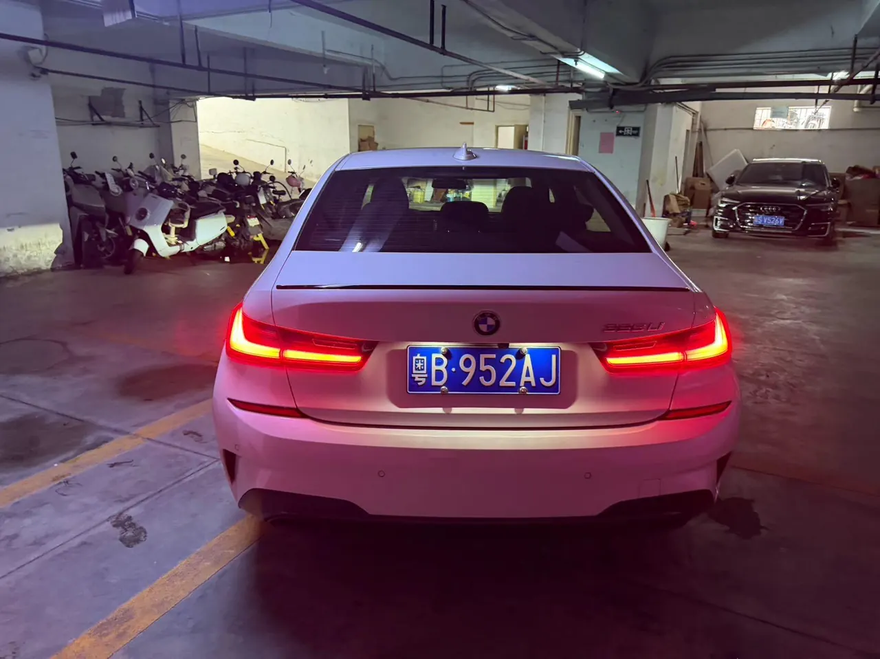 BMW 3 Series 2020 325Li 2.0T M Sports Obsidian Night Kit (Changed) Automatic Gear 4