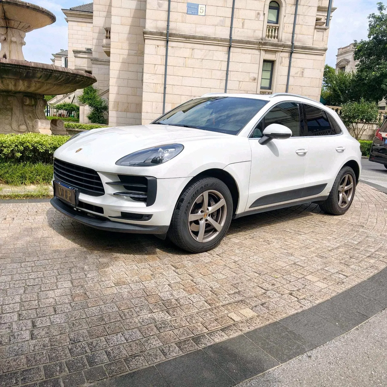 Porsche Macan (Imported) 2020 Macan 2.0T Automatic Gear - View 1