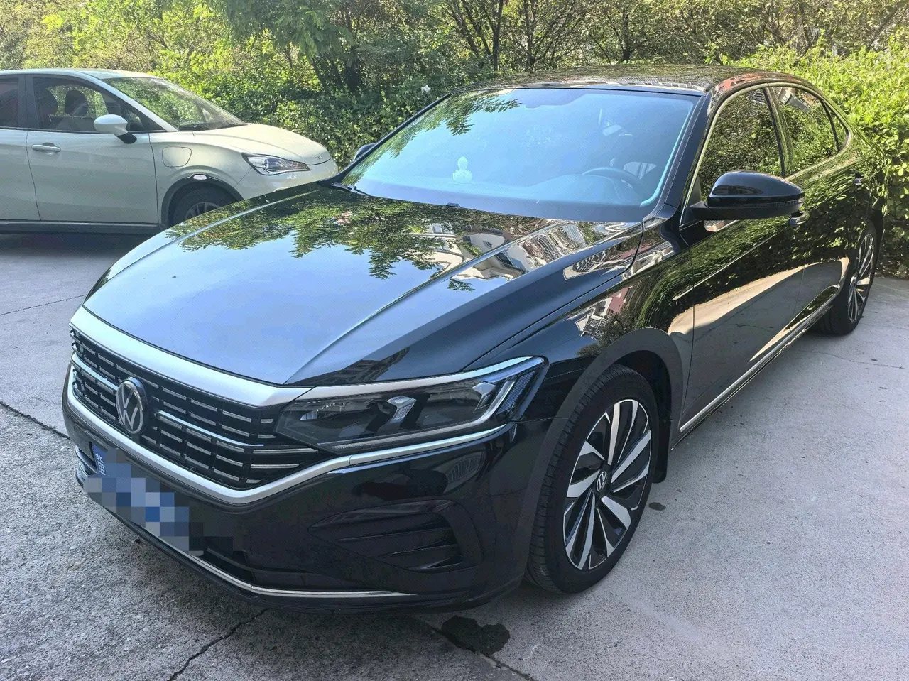 Open image lightbox: Volkswagen 2023 Passat 2.0TSI 330TSI Elite Edition Automatic
