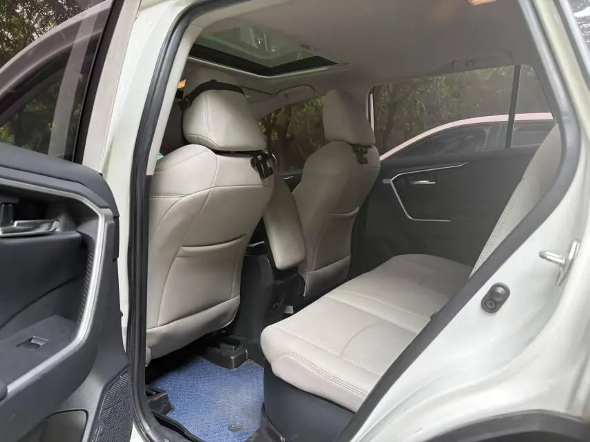 Toyota 2020 RAV4 Rongfang Double Engine 2.5 Stepless Two-Drive Elite Automatic Gear 4