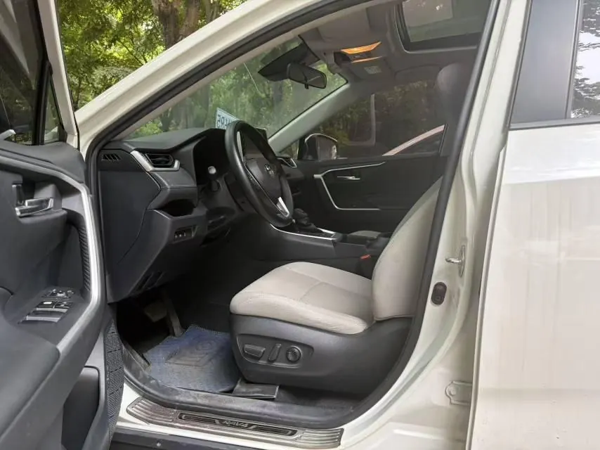 Toyota 2020 RAV4 Rongfang Double Engine 2.5 Stepless Two-Drive Elite Automatic Gear 5
