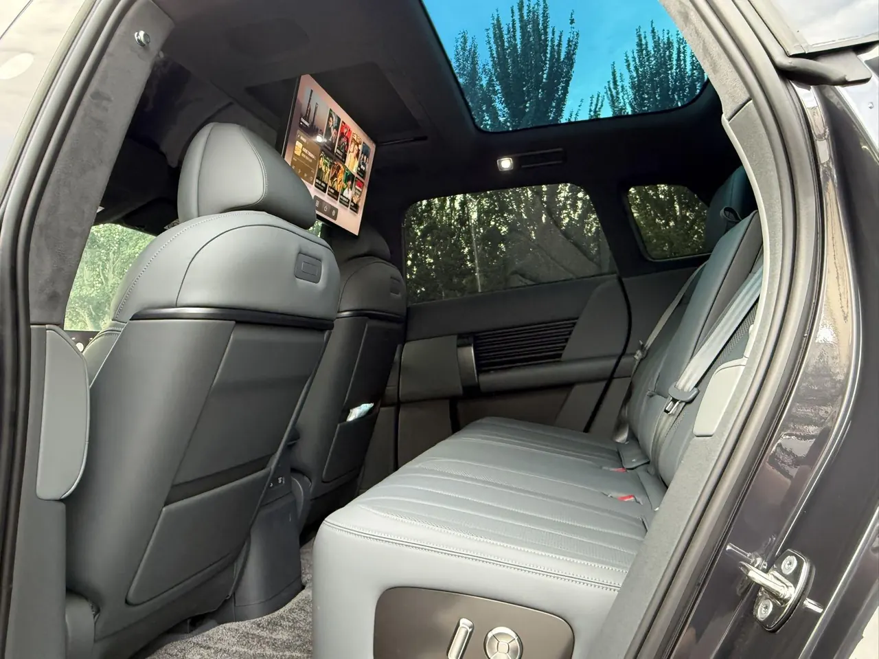 Audi 2026 E7X Pioneer Automatic 9