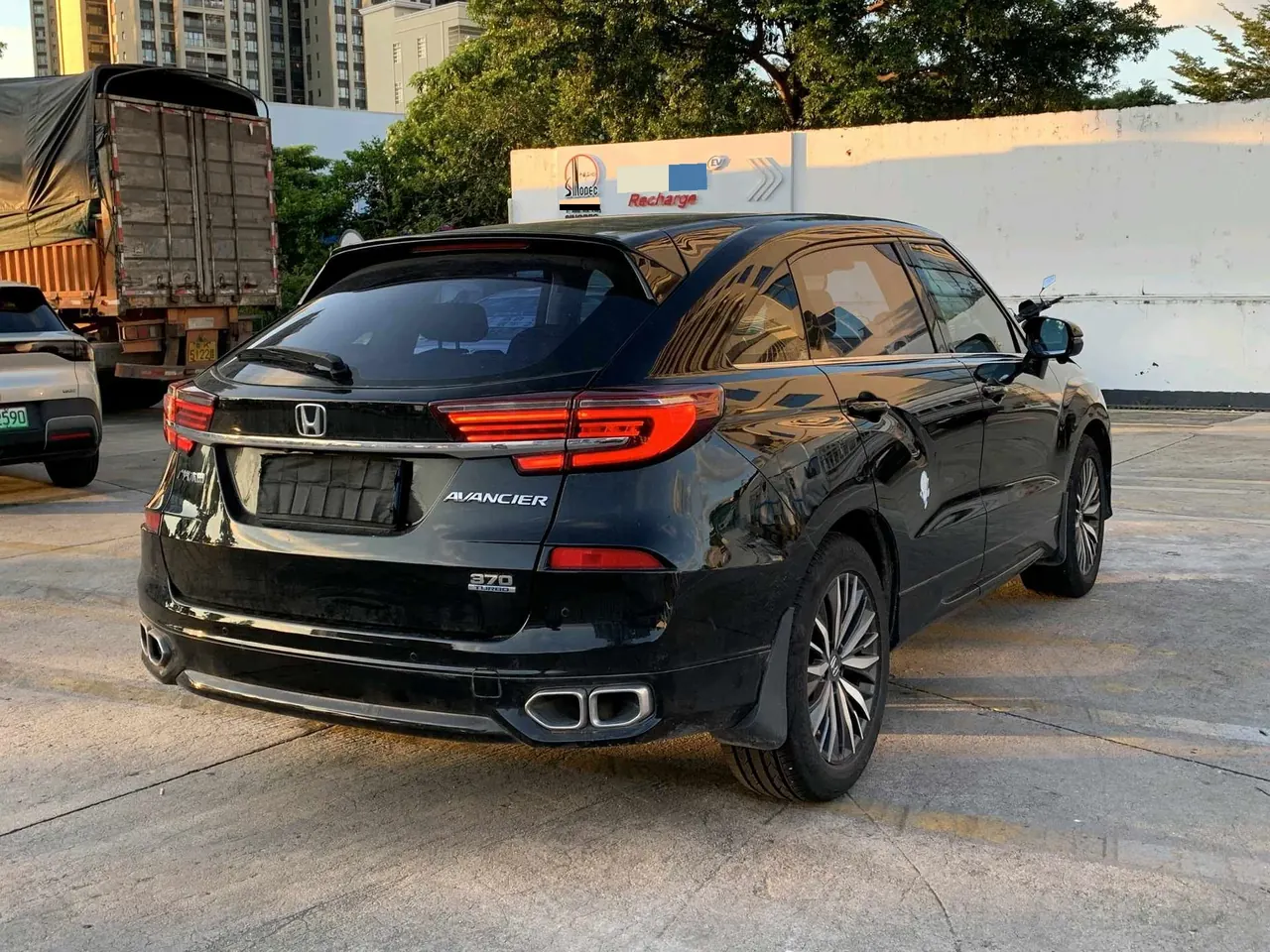 Honda 2020 Crown Road 2.0T 370TURBO Two-Drive Deluxe Automatic Gear 6