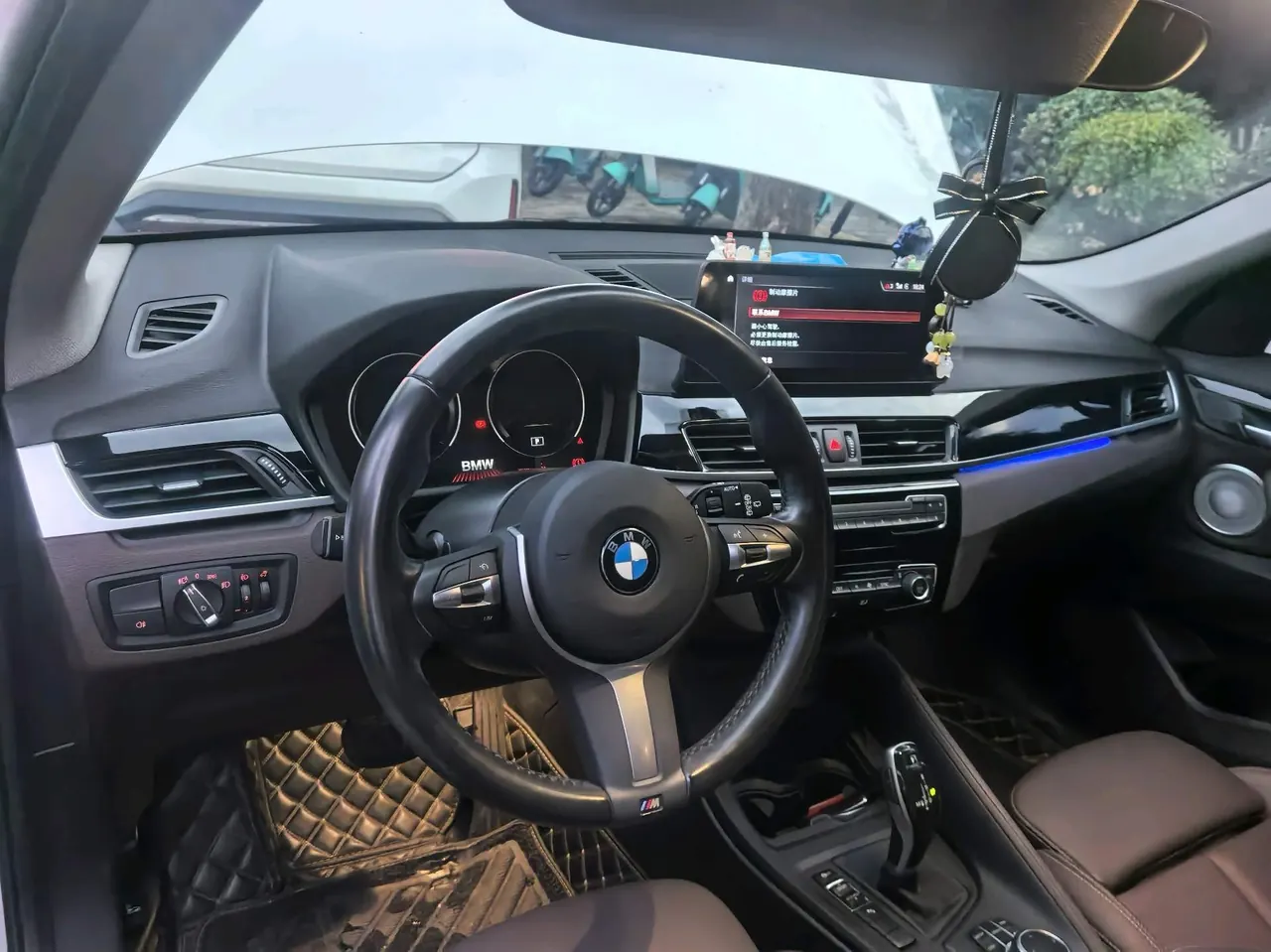 BMW 2022 X1 sDrive25Li 2.0T Leading Automatic Gear 3