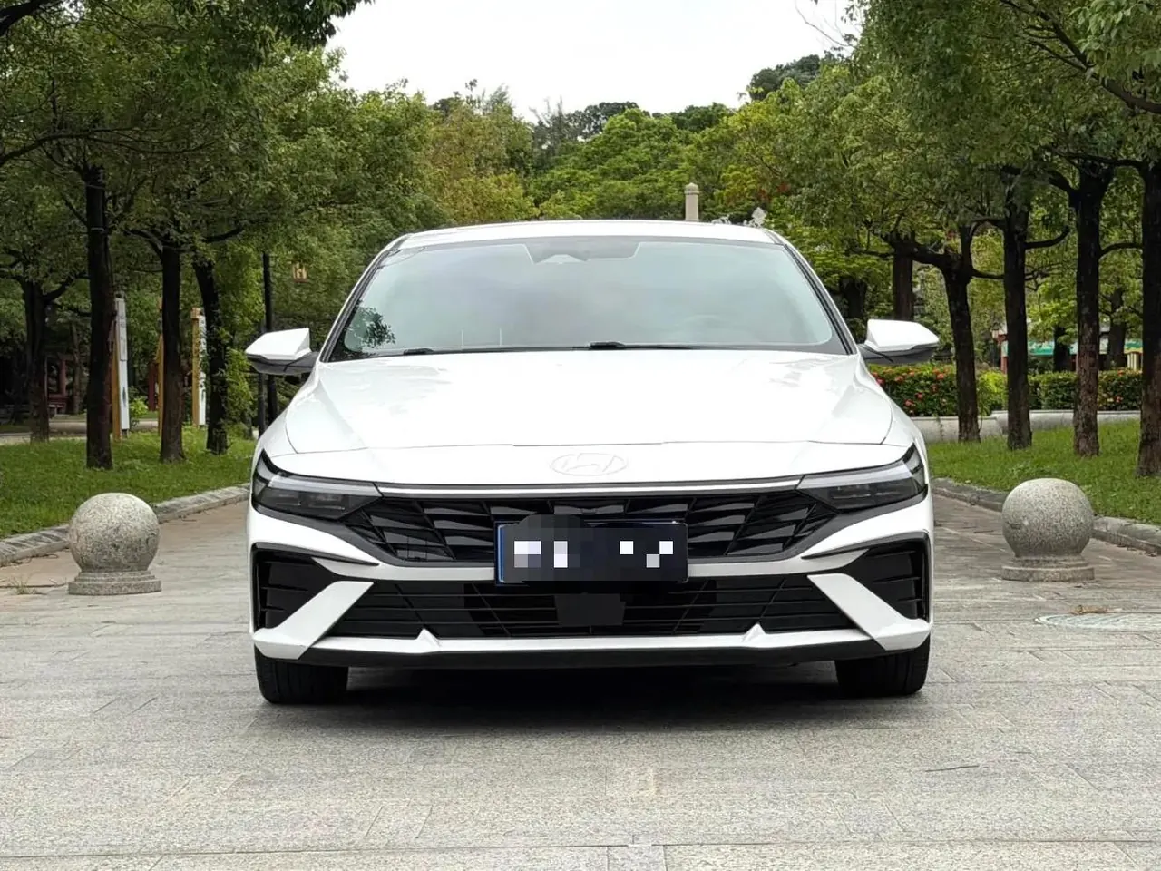 Hyundai 2022 Elantra -3-compartment 1.5 stepless LUX premium automatic gear 2